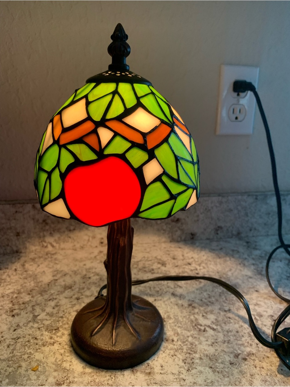 Tiffany-Style Apple Lamp Table Lamp 12" H x 5.5"D Excellent Condition